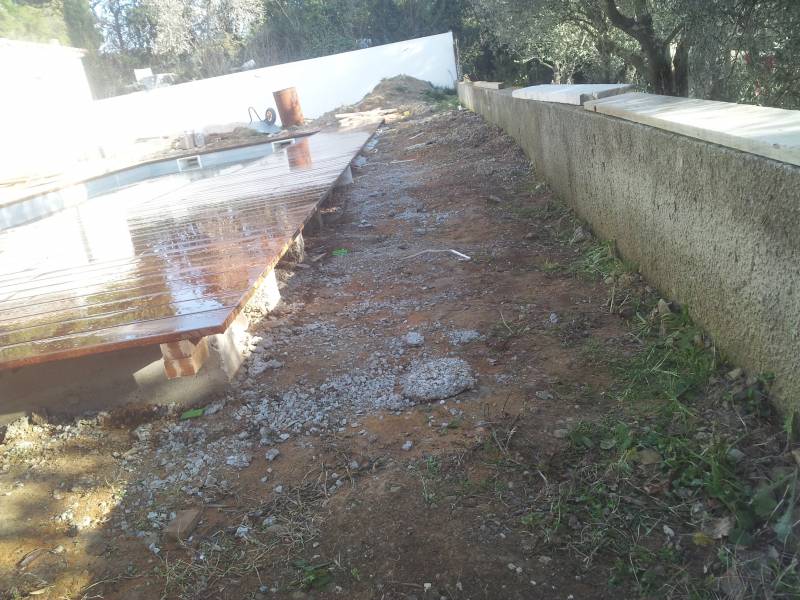 Création terrasse bois autour d'une piscine Marseille 13007